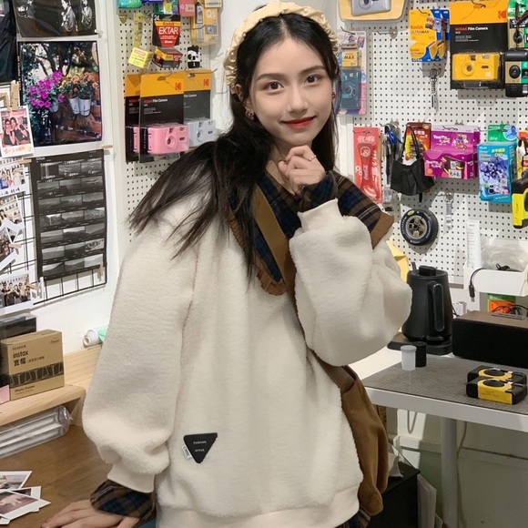 Sweater - Picture 4 of 5